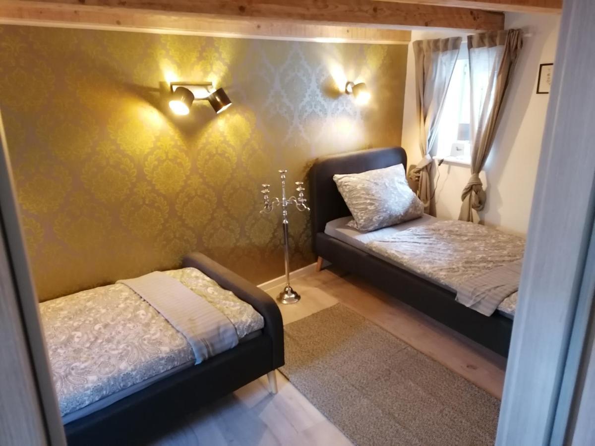 Zum Pfarrberg Apartment Миране Екстериор снимка