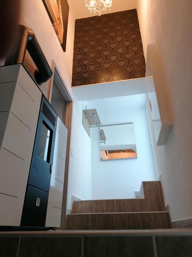 Zum Pfarrberg Apartment Миране Екстериор снимка